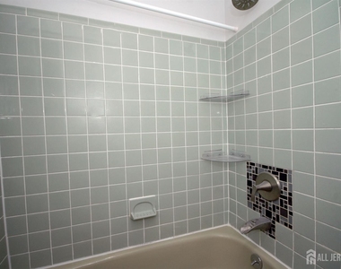 4 White Oaks Drive - Photo Thumbnail 23