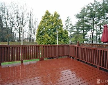 4 White Oaks Drive - Photo Thumbnail 32