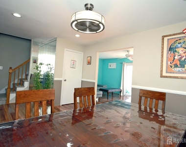 4 White Oaks Drive - Photo Thumbnail 8