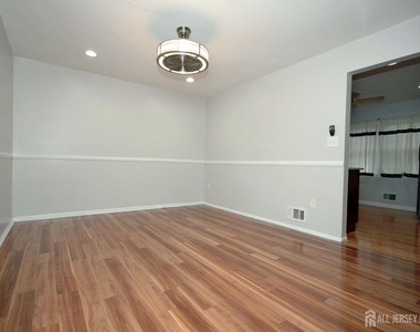 4 White Oaks Drive - Photo Thumbnail 27
