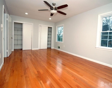 4 White Oaks Drive - Photo Thumbnail 25