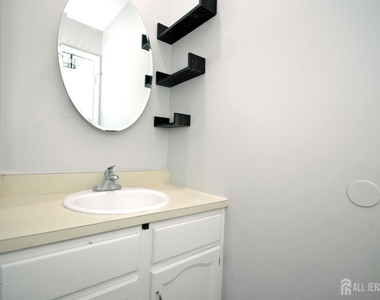 4 White Oaks Drive - Photo Thumbnail 24