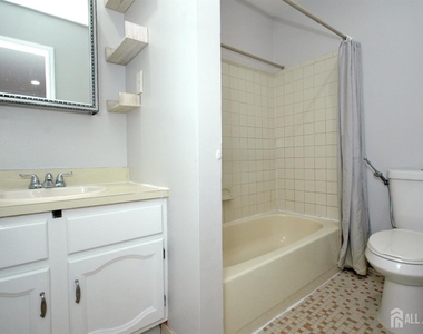4 White Oaks Drive - Photo Thumbnail 21