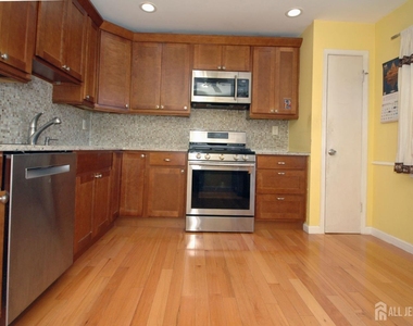 4 White Oaks Drive - Photo Thumbnail 11