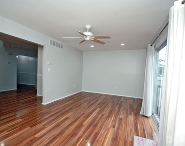 4 White Oaks Drive - Photo Thumbnail 14