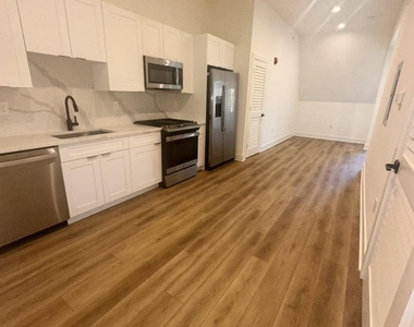 195 Main Street - Photo Thumbnail 1