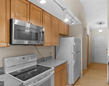 8406 Rainbow Bridge Lane - Photo Thumbnail 2