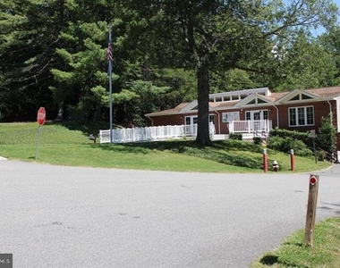8406 Rainbow Bridge Lane - Photo Thumbnail 7