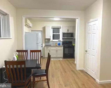 3215 Summer Street - Photo Thumbnail 7