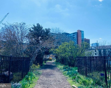 3215 Summer Street - Photo Thumbnail 23