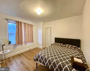 3215 Summer Street - Photo Thumbnail 1
