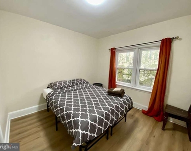 3215 Summer Street - Photo Thumbnail 11