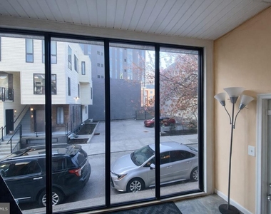 3215 Summer Street - Photo Thumbnail 67