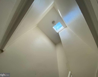 3215 Summer Street - Photo Thumbnail 31