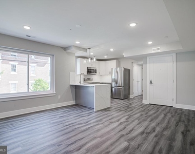 540 S 52nd Street - Photo Thumbnail 1