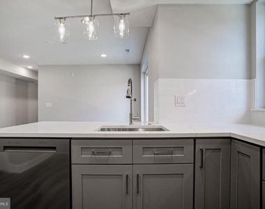 540 S 52nd Street - Photo Thumbnail 18