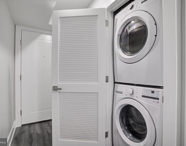 540 S 52nd Street - Photo Thumbnail 7