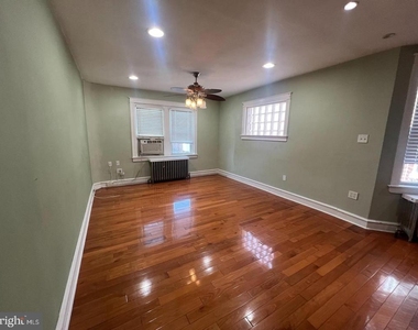 3204 Fanshawe St - Photo Thumbnail 1