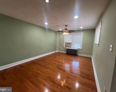 3204 Fanshawe St - Photo Thumbnail 2