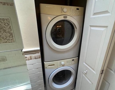 3204 Fanshawe St - Photo Thumbnail 13