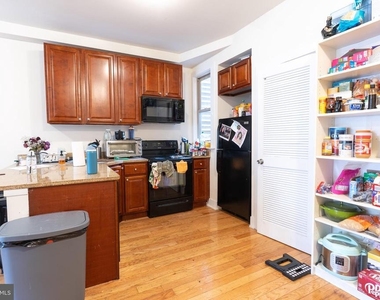 1915 N 18th Street - Photo Thumbnail 2