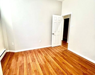 7106 Devon Street - Photo Thumbnail 3