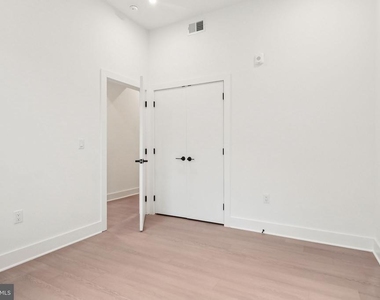 20 W Allens Lane - Photo Thumbnail 16