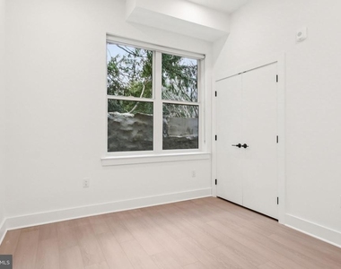 20 W Allens Lane - Photo Thumbnail 10