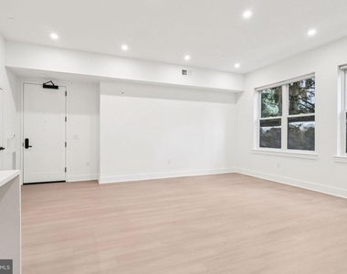 20 W Allens Lane - Photo Thumbnail 5