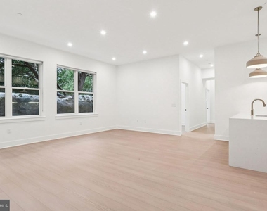 20 W Allens Lane - Photo Thumbnail 2