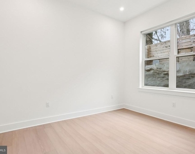 20 W Allens Lane - Photo Thumbnail 15