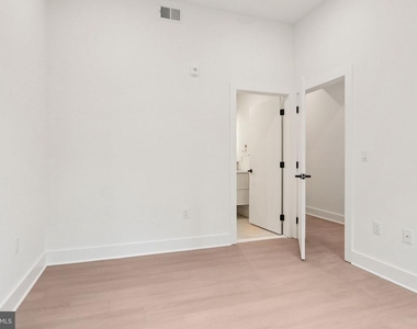 20 W Allens Lane - Photo Thumbnail 18