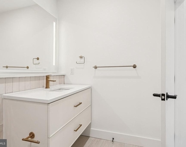 20 W Allens Lane - Photo Thumbnail 20