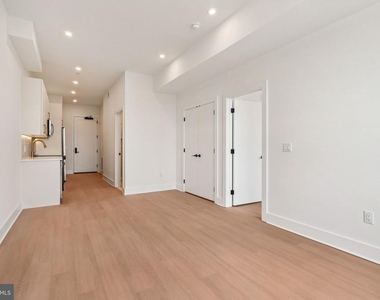 20 W Allens Lane - Photo Thumbnail 2