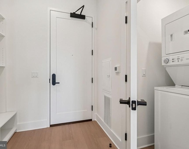 20 W Allens Lane - Photo Thumbnail 10