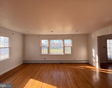 338 Rees Drive - Photo Thumbnail 9