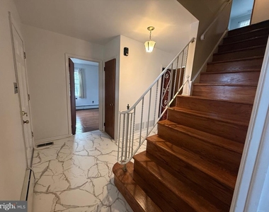338 Rees Drive - Photo Thumbnail 2
