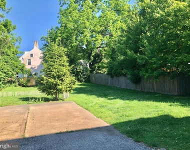 4001 Center Avenue - Photo Thumbnail 2