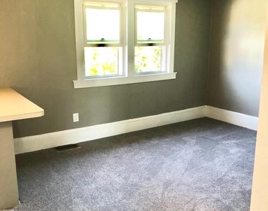 4001 Center Avenue - Photo Thumbnail 6