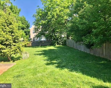 4001 Center Avenue - Photo Thumbnail 1