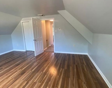 51 Peacock Lane - Photo Thumbnail 4