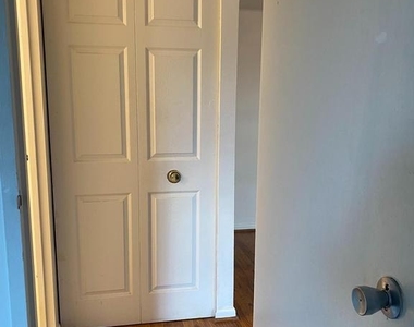6998 Hanover Parkway - Photo Thumbnail 13