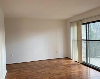 6998 Hanover Parkway - Photo Thumbnail 2