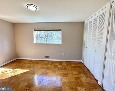 10670 Weymouth Street - Photo Thumbnail 8