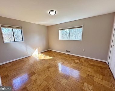 10670 Weymouth Street - Photo Thumbnail 7