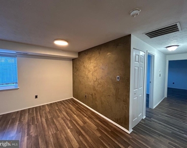 12405 Hickory Tree Way - Photo Thumbnail 13