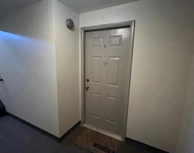 12405 Hickory Tree Way - Photo Thumbnail 17