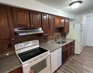 12405 Hickory Tree Way - Photo Thumbnail 11