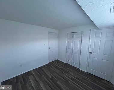12405 Hickory Tree Way - Photo Thumbnail 9