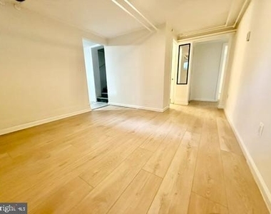 920 Boucher Ave - Photo Thumbnail 2